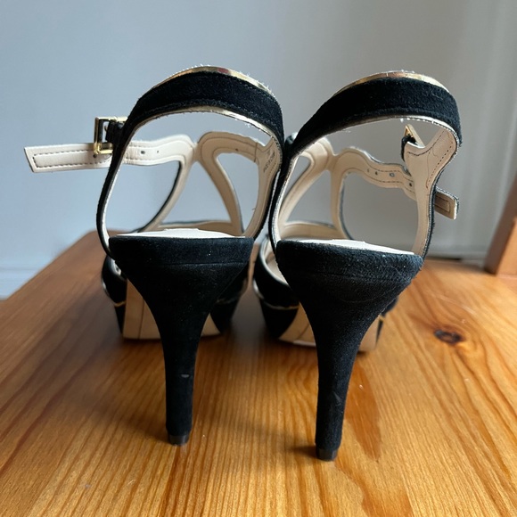 KARL LAGERFELD - ELOISE PLATFORM STILETTO SANDALS IN BLACK - Picture 5 of 5